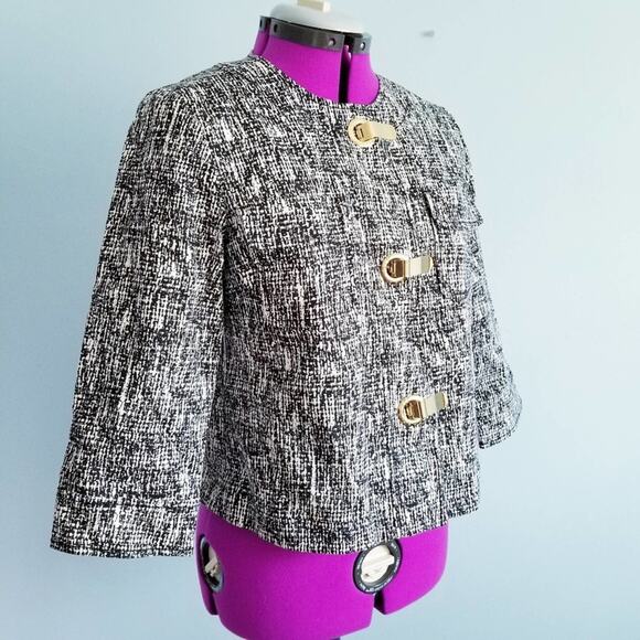 Michael by Michael Kors Metal Clasp Cropped Blazer - Picture 4 of 14